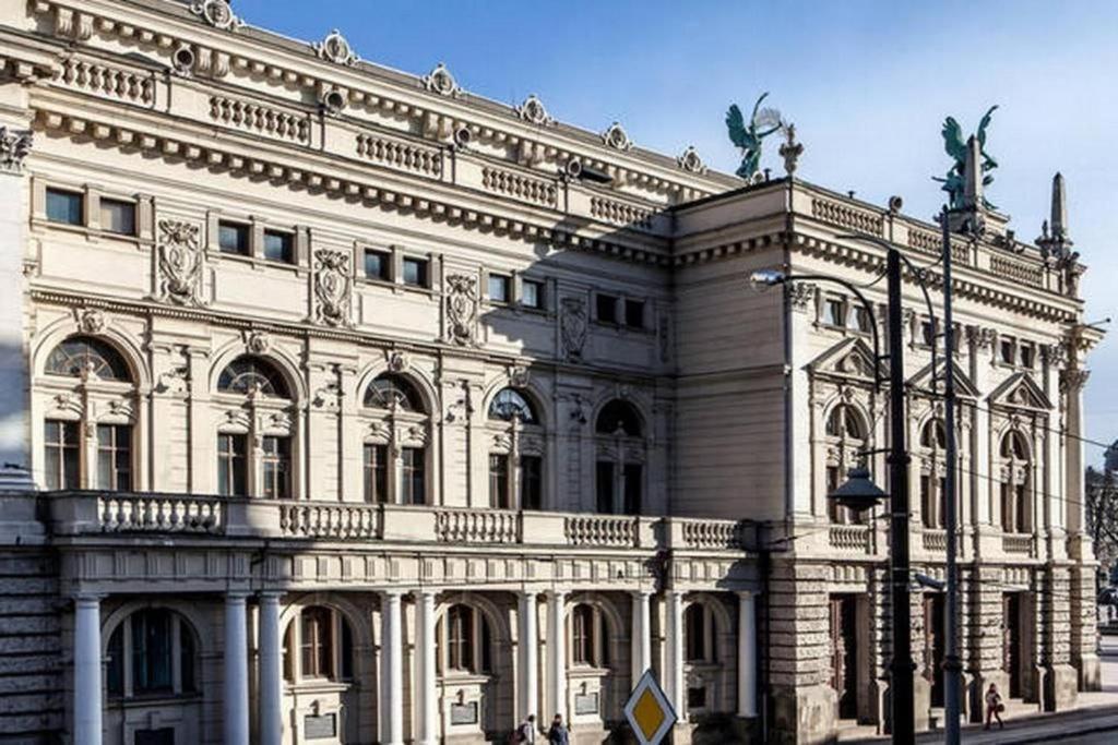 Apartment In The Center Of "Opera" Λβιβ Εξωτερικό φωτογραφία